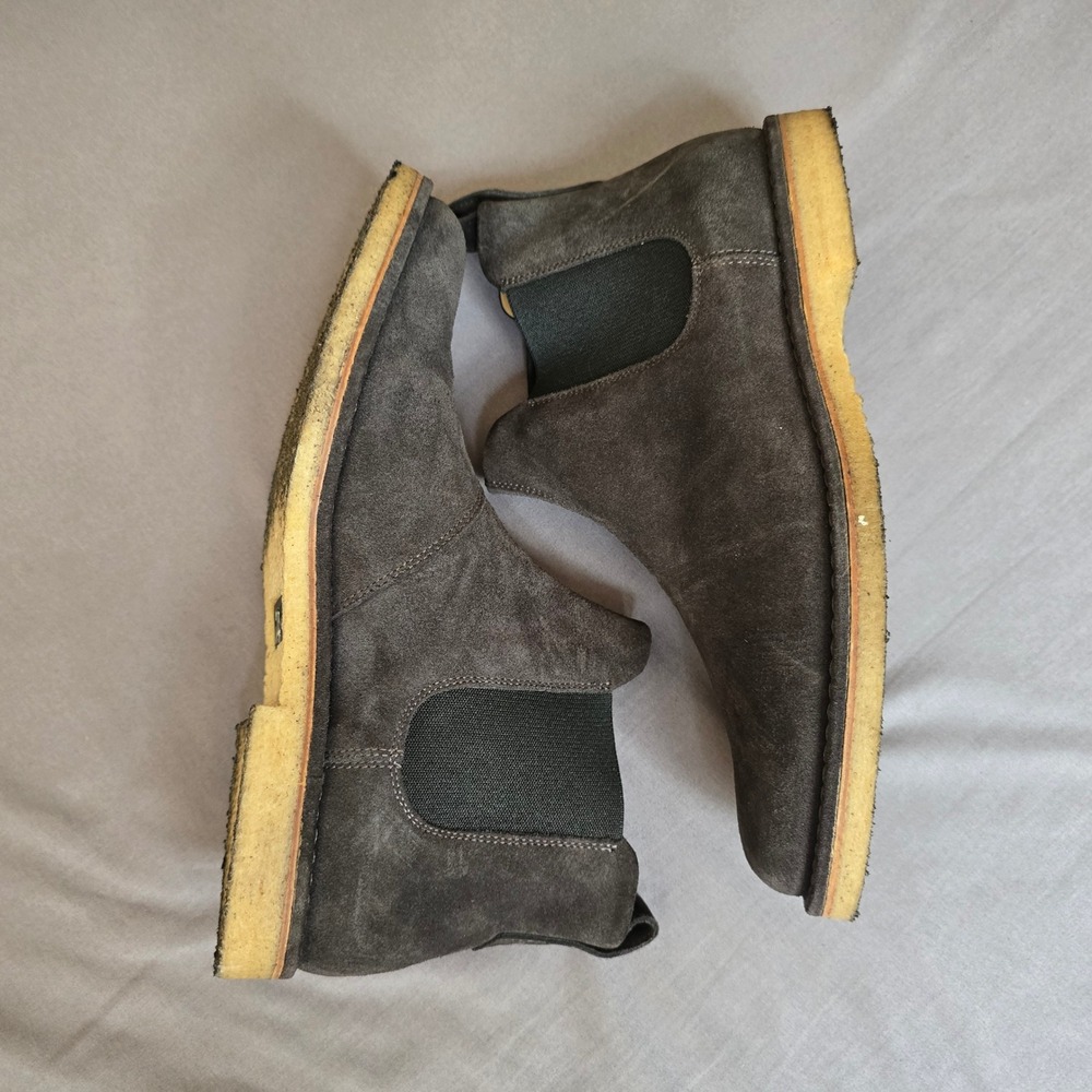 Vince Men's Sawyer Chelsea Boot Mens 8 Gray Suede Crepe Sole Pull On